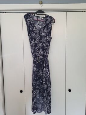 Ella Moon- Lg- EUC Navy Floral Maxi Dress with Drawstring Waist